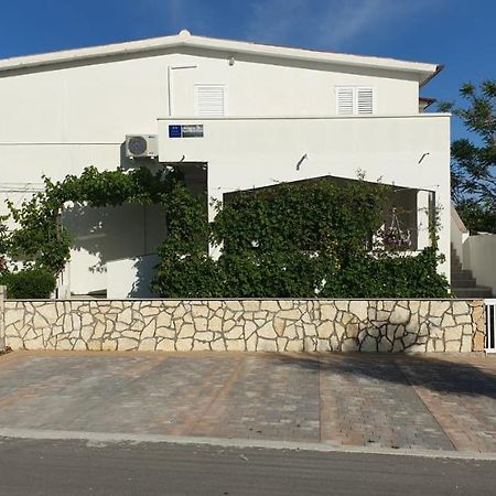 Oaza Lägenhet Ražanac Exteriör bild
