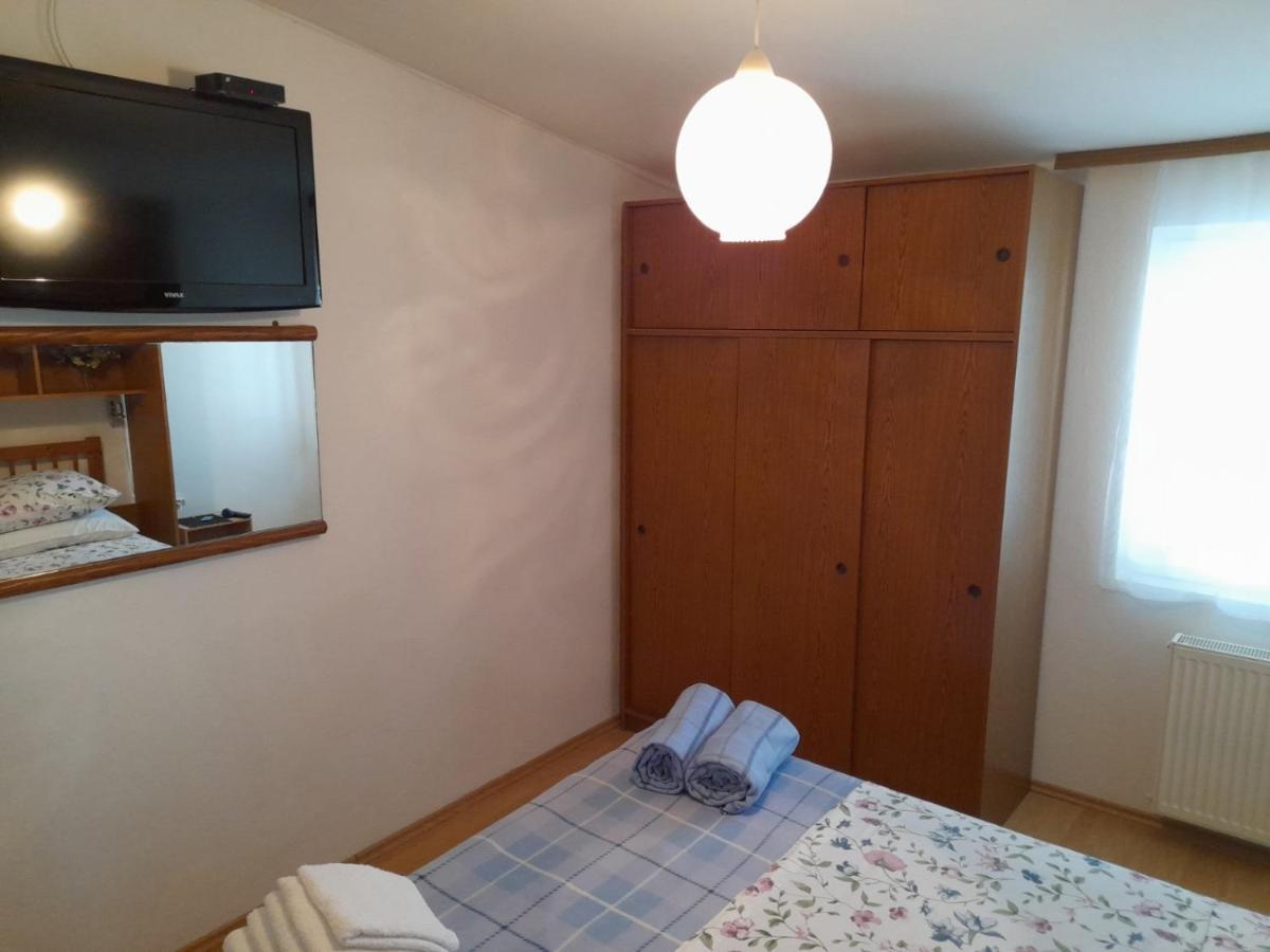 Oaza Lägenhet Ražanac Exteriör bild